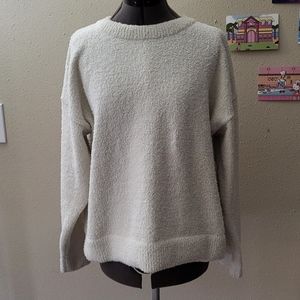 Uniqlo fluffy white sweater